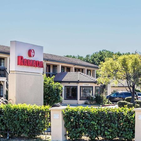 Ramada By Wyndham Mountain View Hotel Exterior foto