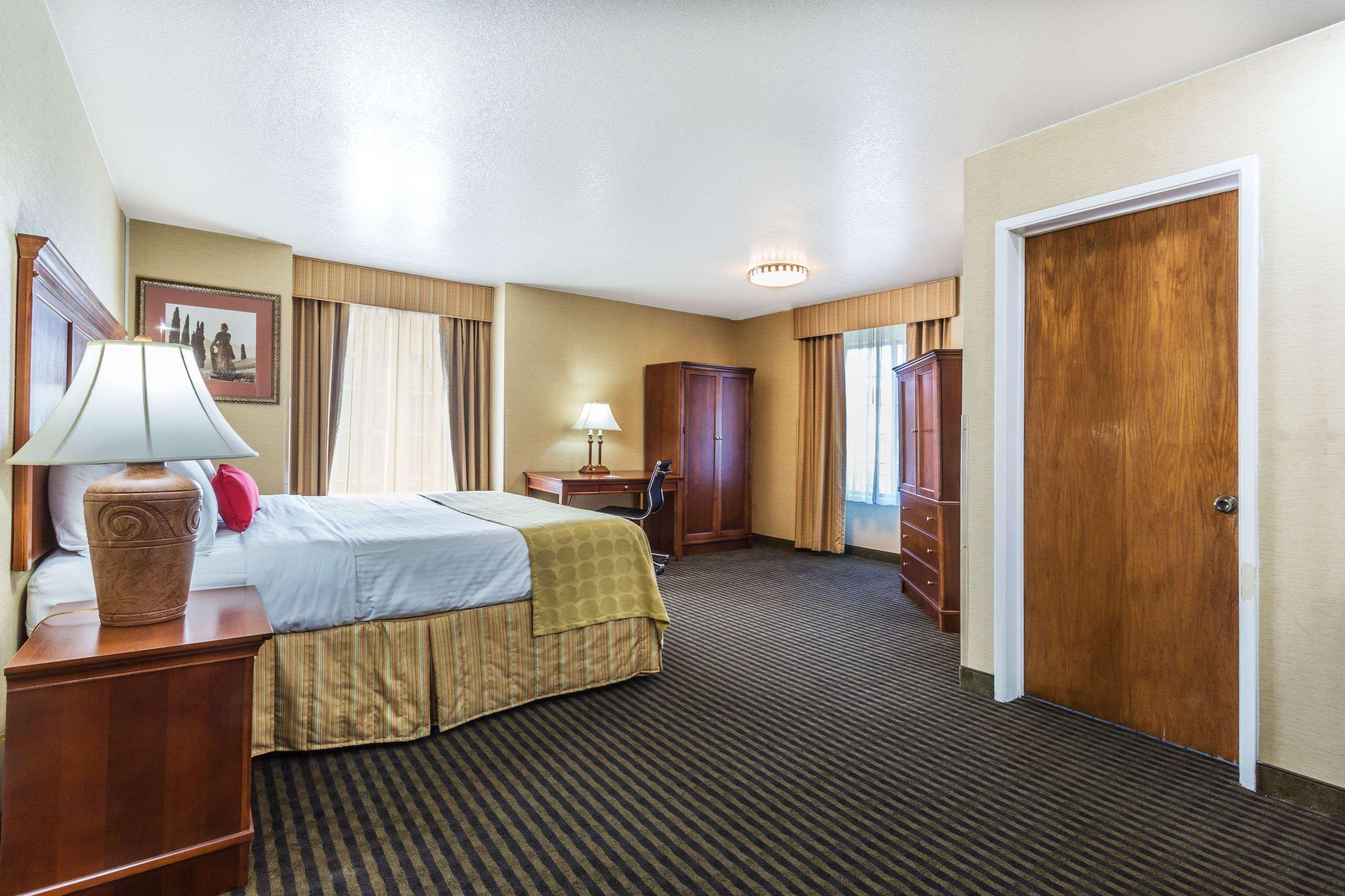 Ramada By Wyndham Mountain View Hotel Exterior foto
